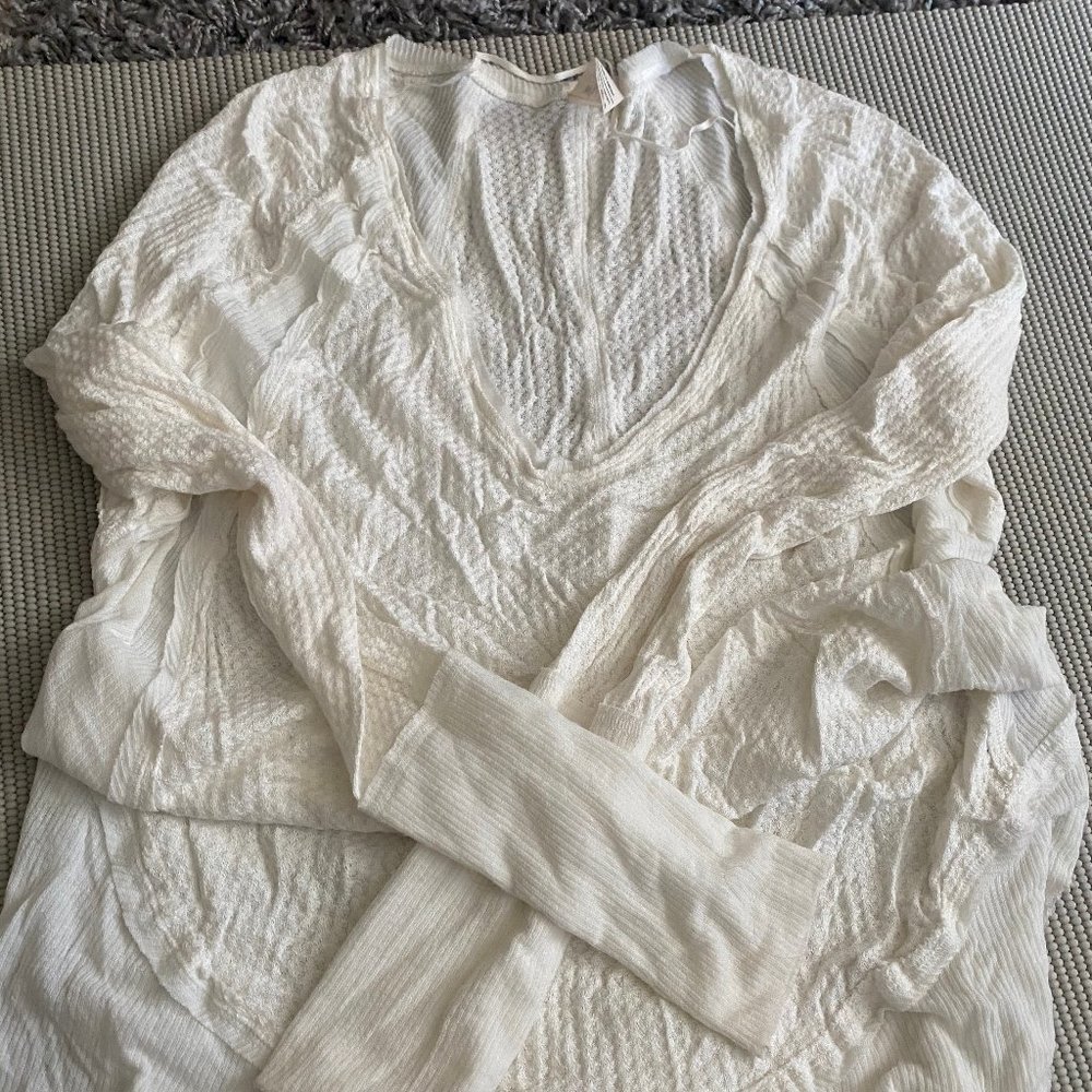 White long sleeve tee shirt